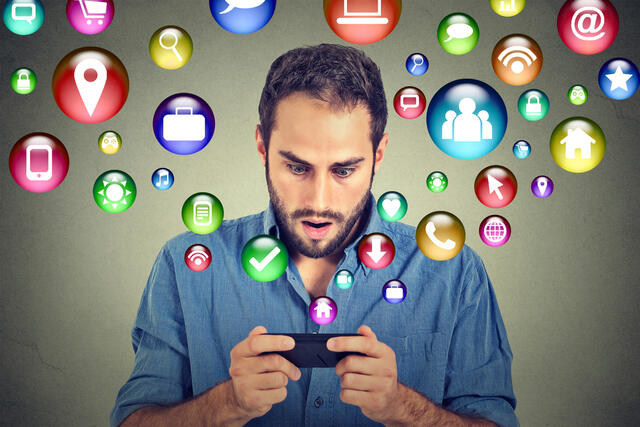 Social media függőség Közösségi média függőség