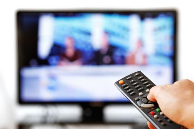Vigyázz! A TV nézés növeli a diabétesz kockázatát!! Eddig is ismert volt, hogy a TV nézés, a számítógép előtti ülőmunka és általában az ülve történő kommunikálás hátrányai… többek között ezek a tevékenységek növelik a 2-es típusú cukorbetegség kifejlődésének a kockázatát, mégpedig az ülve töltött idő arány
