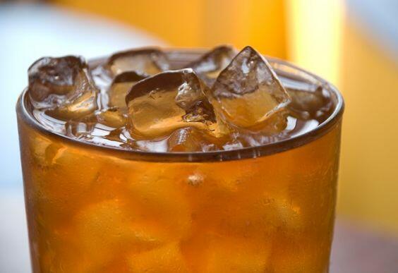 Napi 6 pohár vagy annál több jeges tea már káros a vesékre! Sok jeges tea káros a vesére
