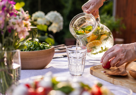 Javítja a vízivás a vércukor szintet? Mennyit kell innia egy cukorbetegnek? Nemzetközi források alapján összegyűjtöttem a legfontosabb információkat!